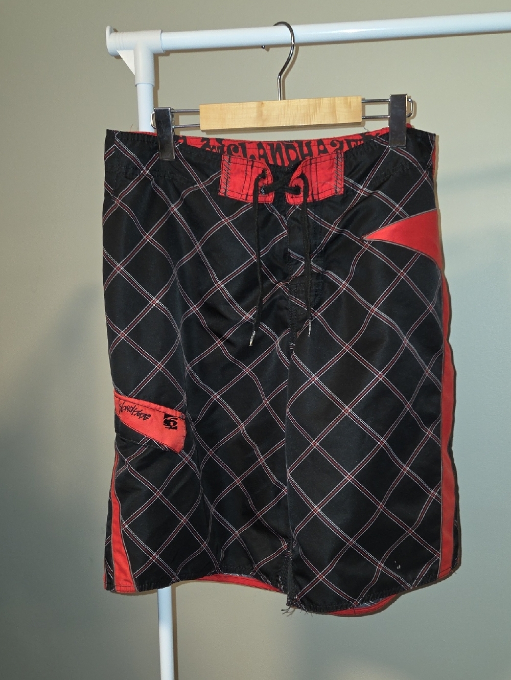 Island Haze Men's Black & Red Plaid Swim Trunks Surfwear Size